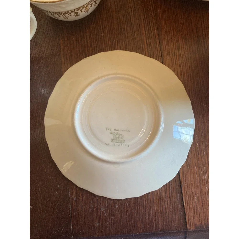 Vintage Washington Colonial Vogue Dinnerware Cup &‎ Saucer 22k Hallmark Cannon